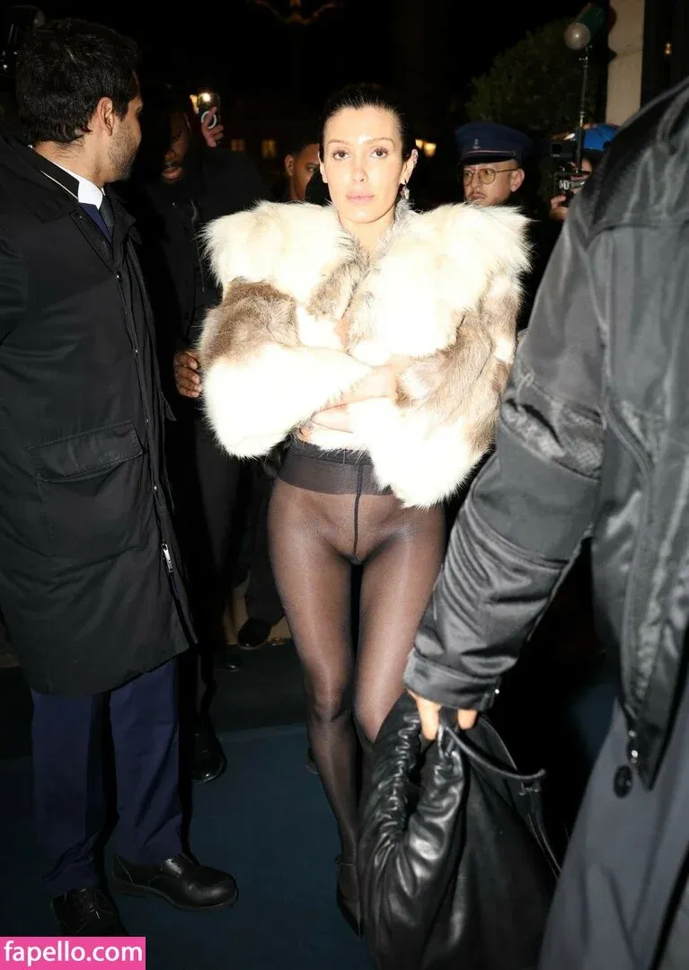 Bianca Censori Onlyfans Photo Gallery 