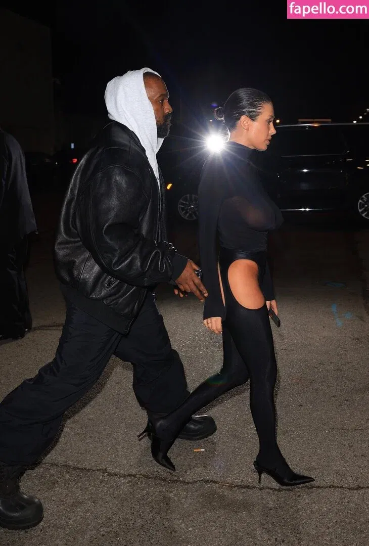 Bianca Censori Onlyfans Photo Gallery 