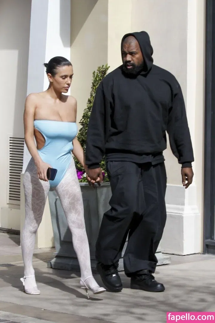 Bianca Censori Onlyfans Photo Gallery 