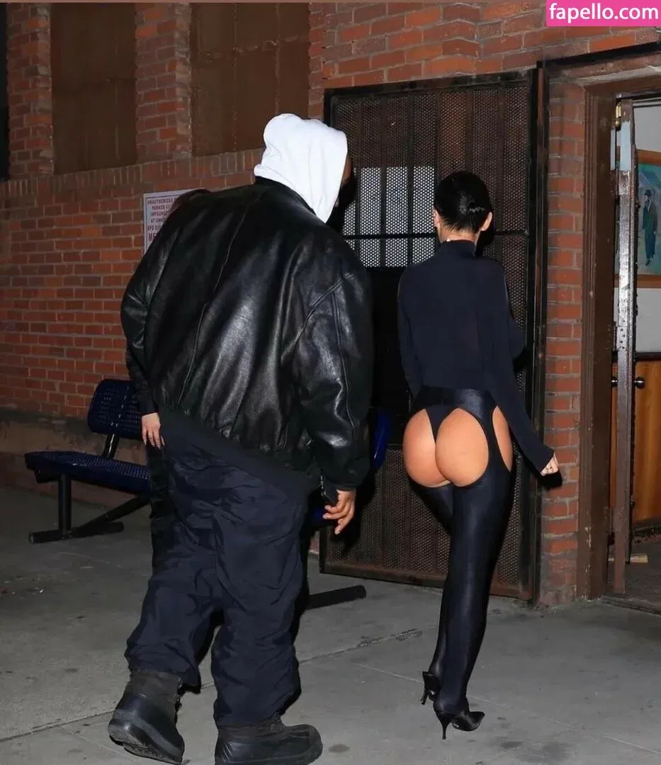 Bianca Censori Onlyfans Photo Gallery 