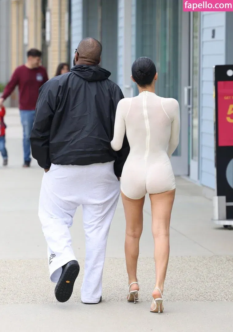 Bianca Censori Onlyfans Photo Gallery 