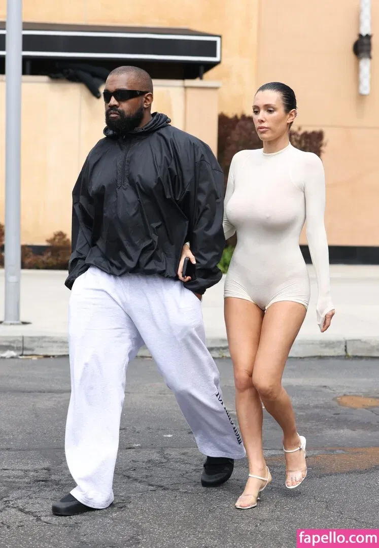 Bianca Censori Onlyfans Photo Gallery 