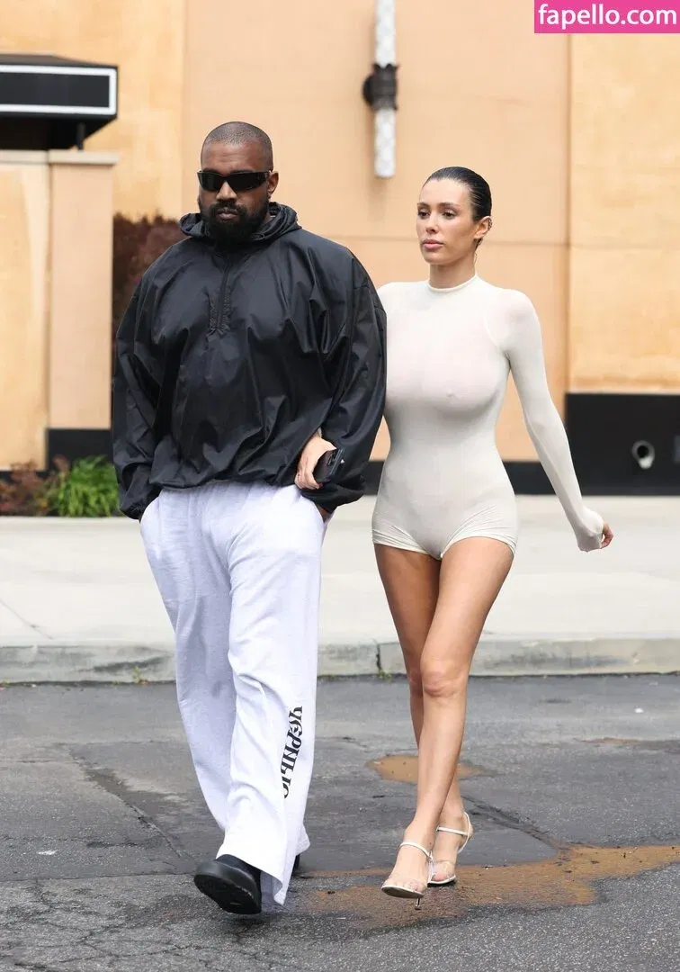 Bianca Censori Onlyfans Photo Gallery 