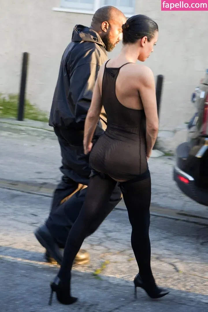 Bianca Censori Onlyfans Photo Gallery 