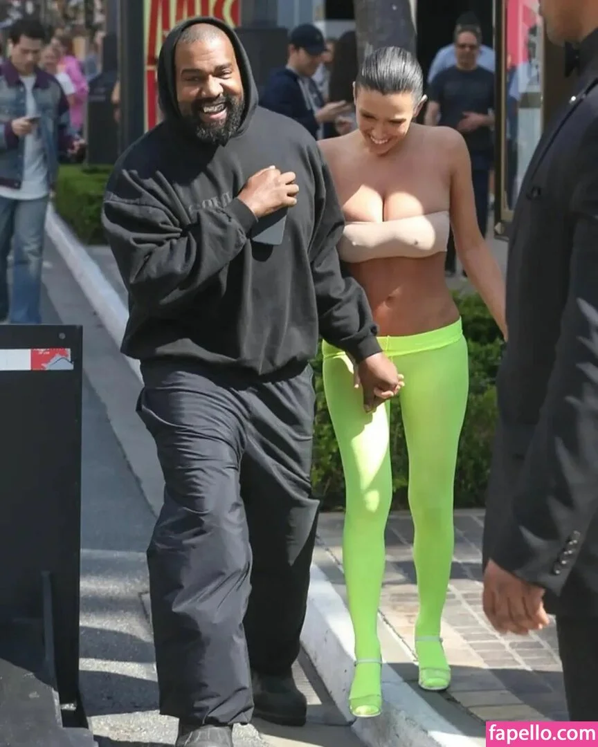 Bianca Censori Onlyfans Photo Gallery 