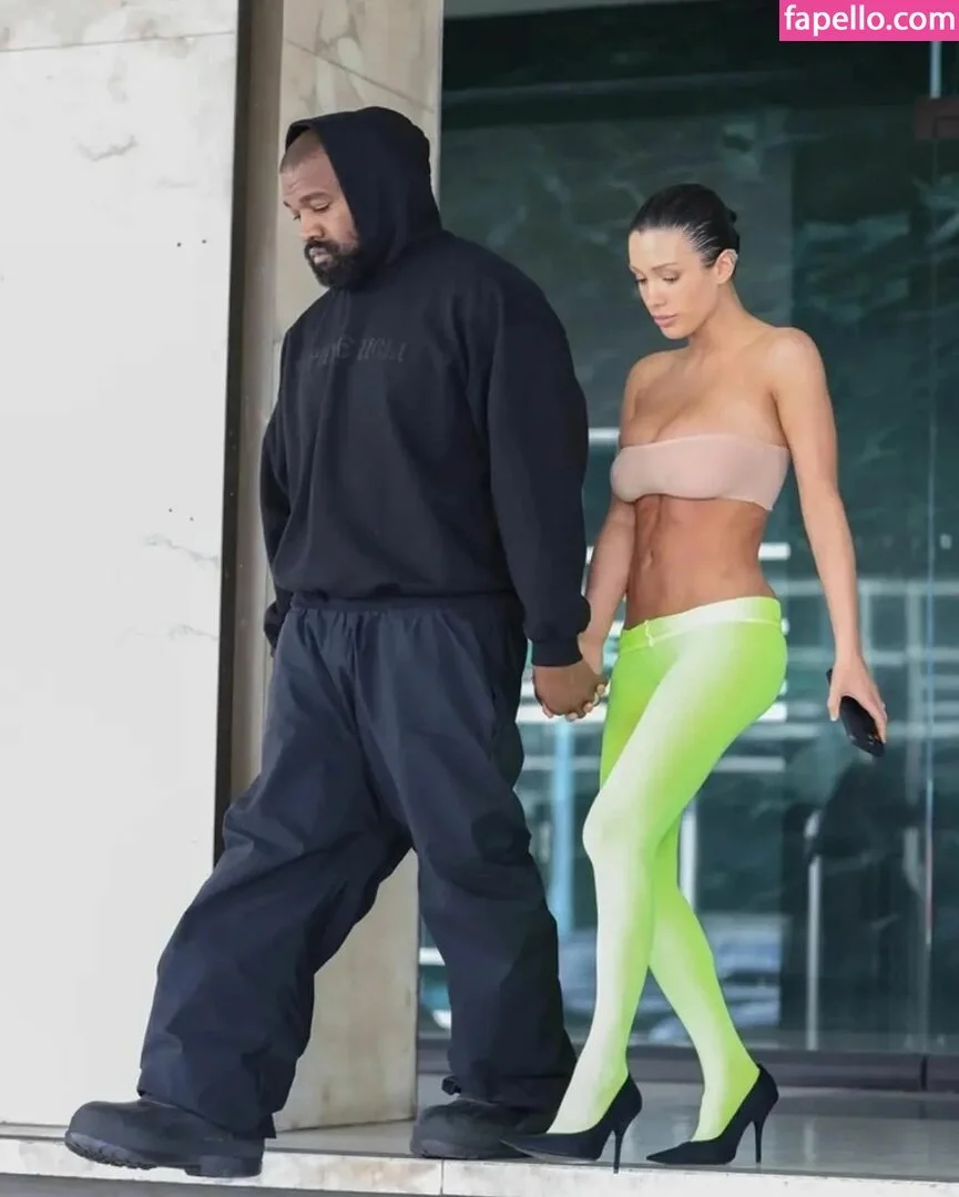 Bianca Censori Onlyfans Photo Gallery 