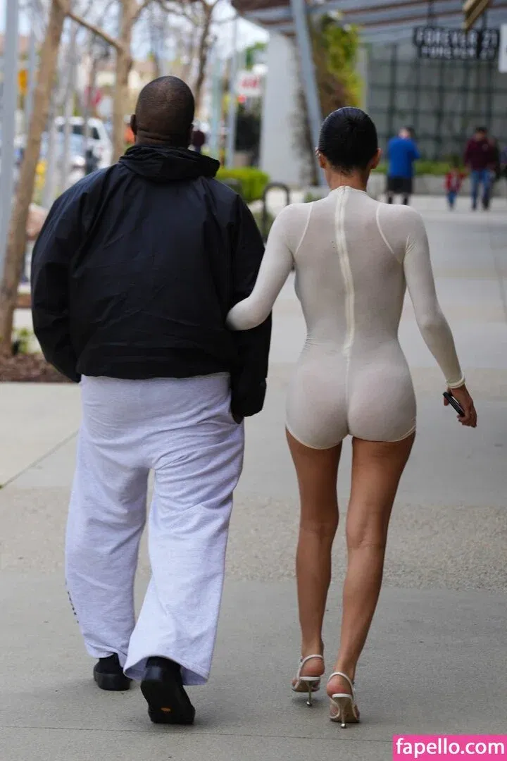 Bianca Censori Onlyfans Photo Gallery 