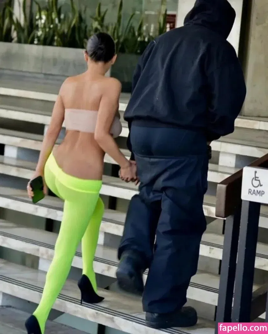 Bianca Censori Onlyfans Photo Gallery 