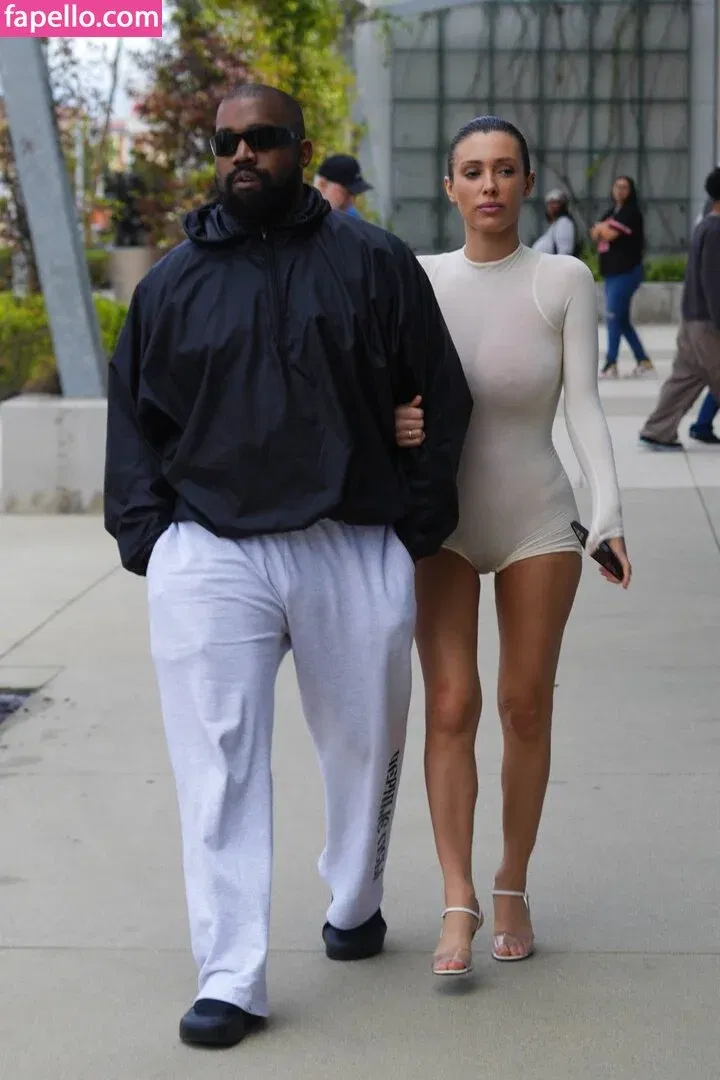 Bianca Censori Onlyfans Photo Gallery 