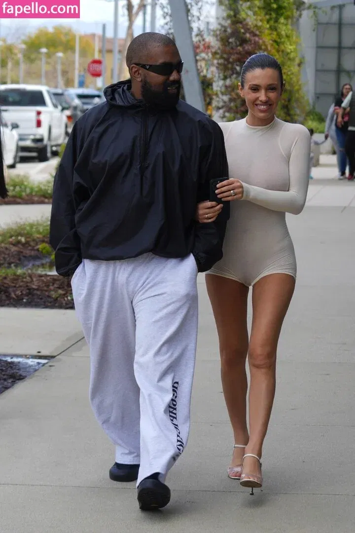 Bianca Censori Onlyfans Photo Gallery 