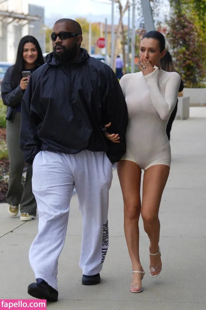 Bianca Censori Onlyfans Photo Gallery 