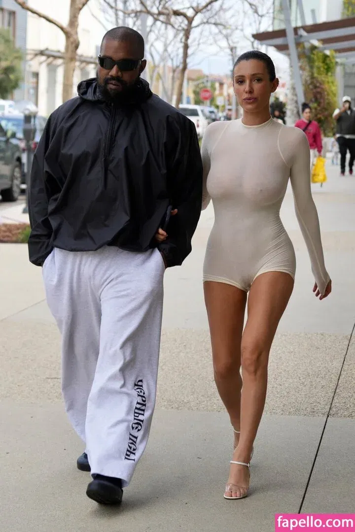 Bianca Censori Onlyfans Photo Gallery 