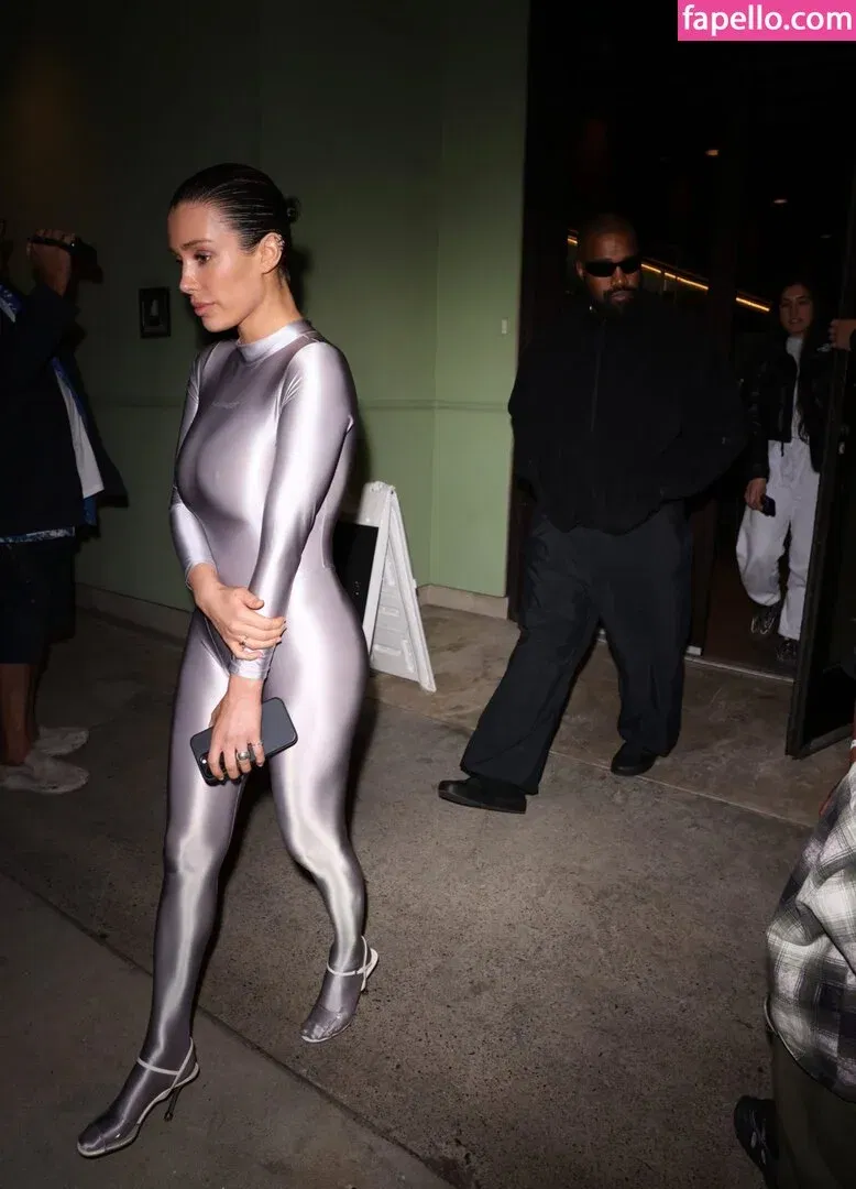 Bianca Censori Onlyfans Photo Gallery 