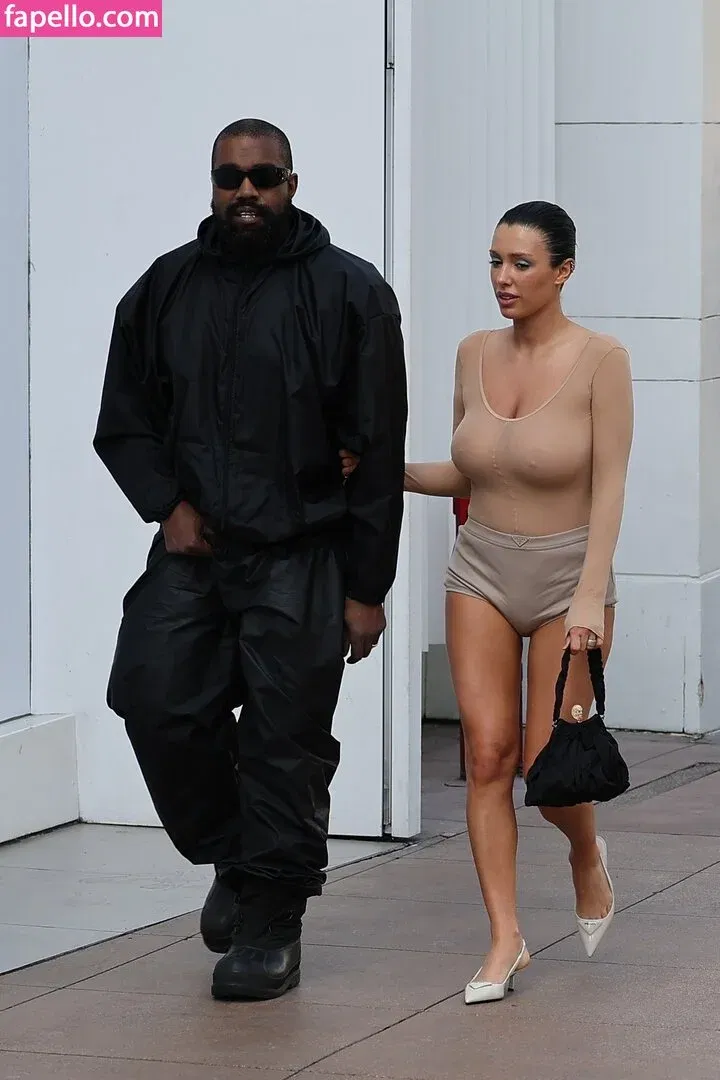 Bianca Censori Onlyfans Photo Gallery 