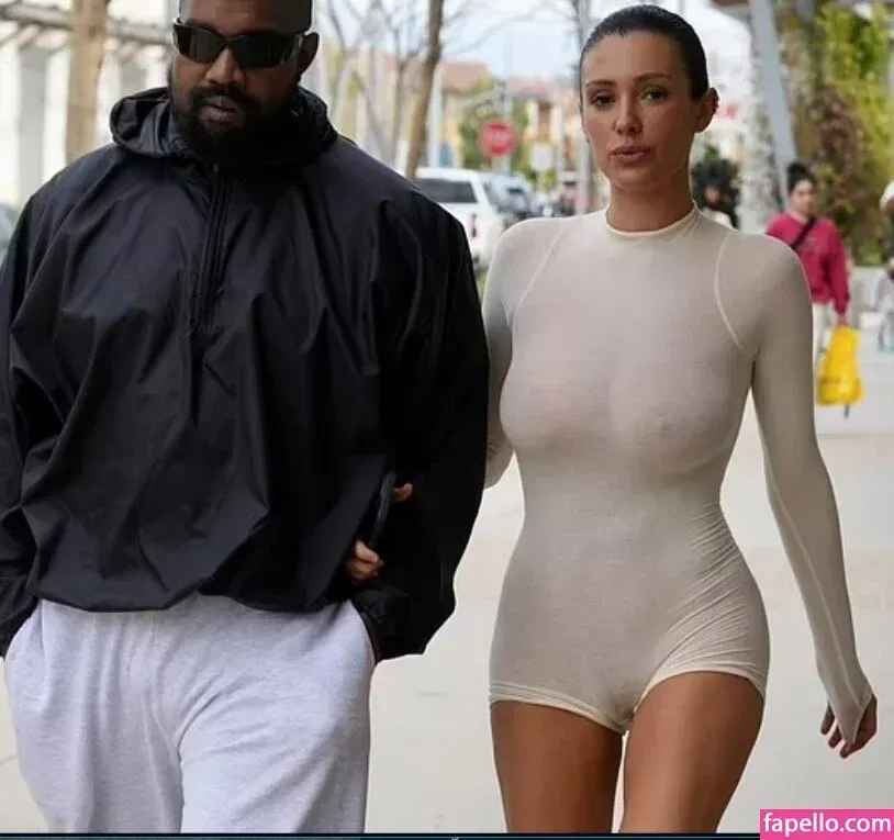 Bianca Censori Onlyfans Photo Gallery 