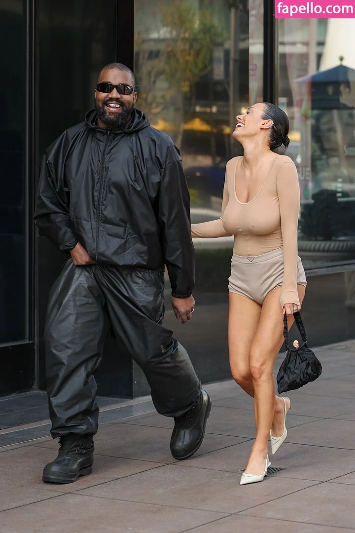 Bianca Censori Onlyfans Photo Gallery 