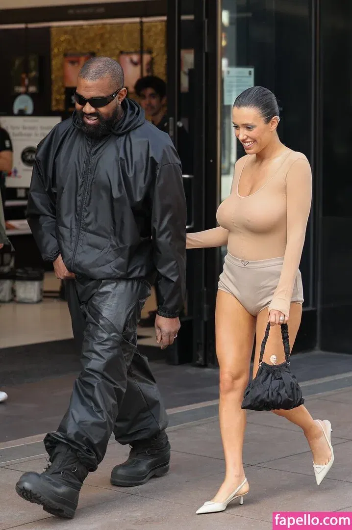 Bianca Censori Onlyfans Photo Gallery 