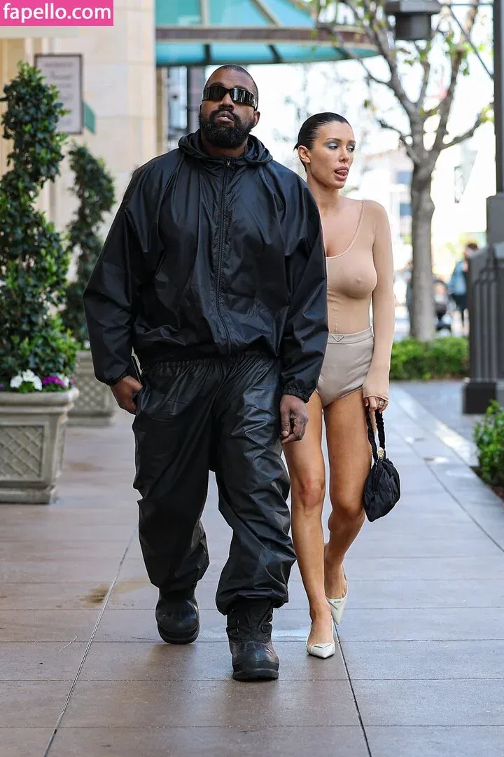 Bianca Censori Onlyfans Photo Gallery 