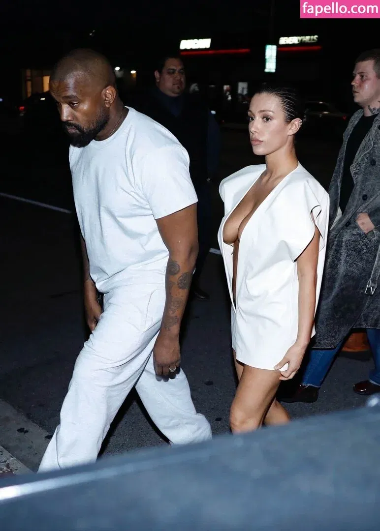 Bianca Censori Onlyfans Photo Gallery 