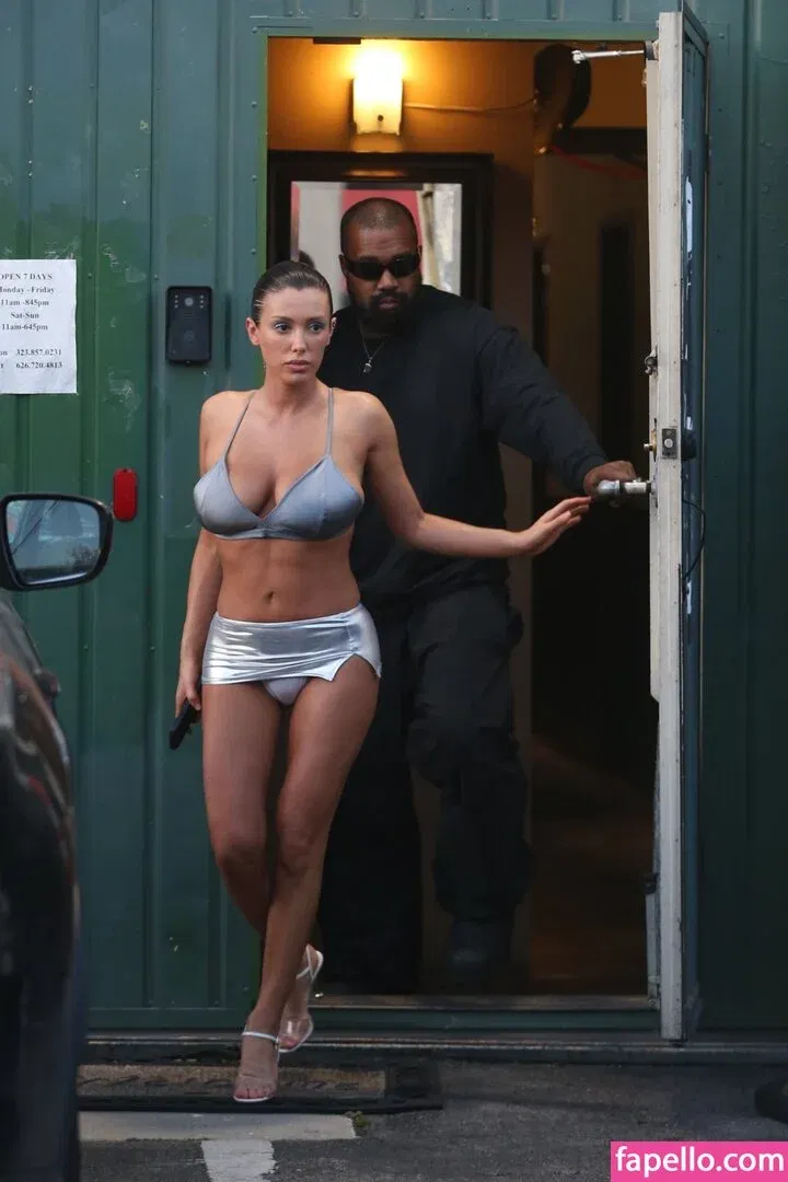 Bianca Censori Onlyfans Photo Gallery 