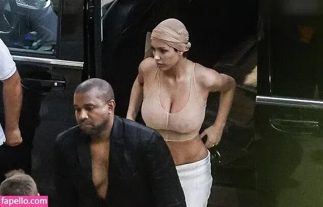 Bianca Censori Onlyfans Photo Gallery 