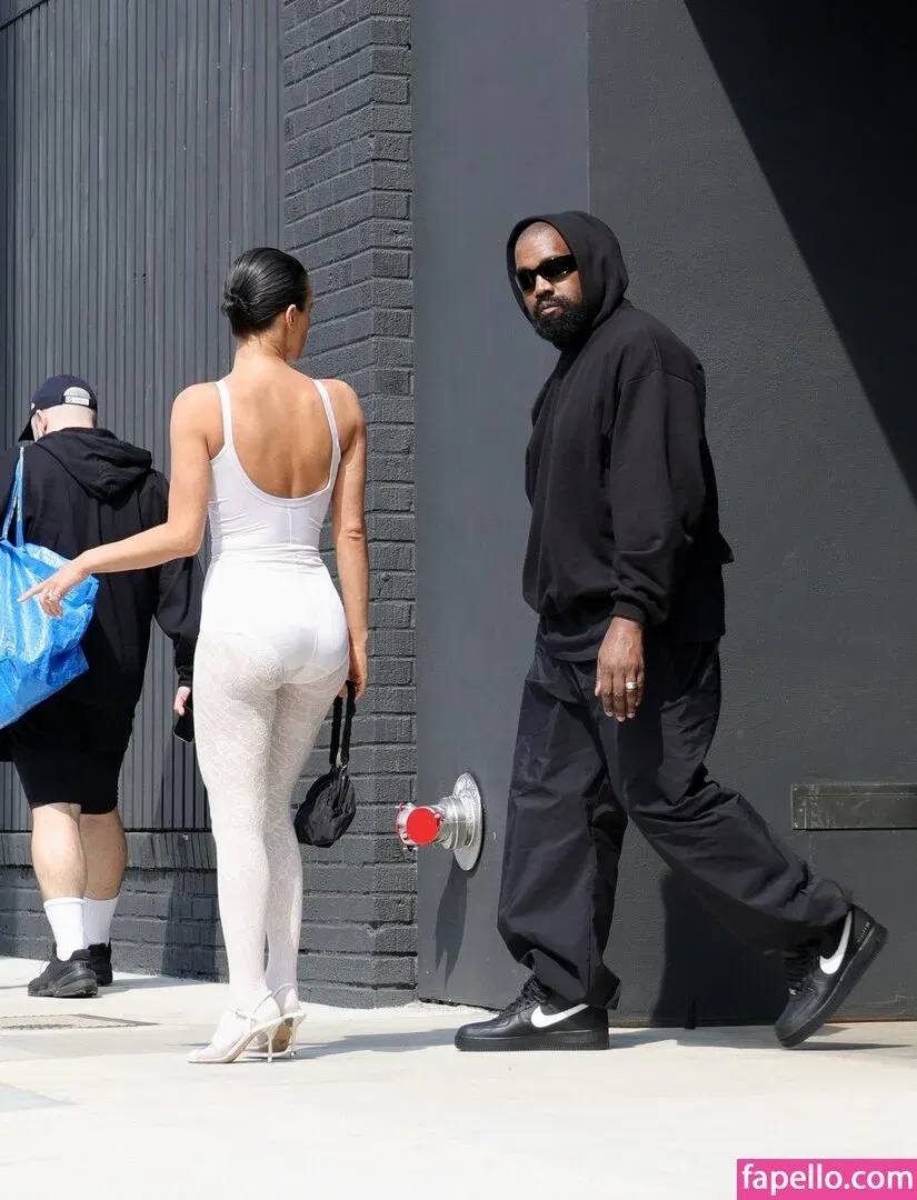 Bianca Censori Onlyfans Photo Gallery 