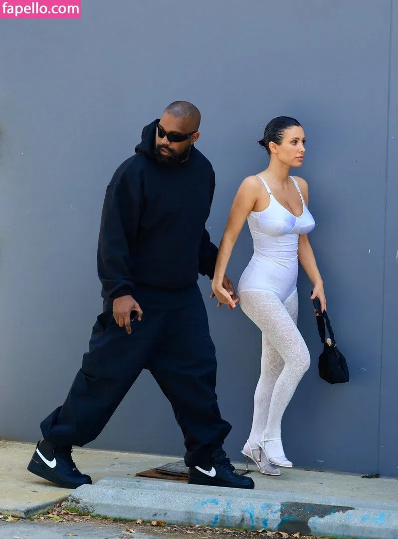 Bianca Censori Onlyfans Photo Gallery 