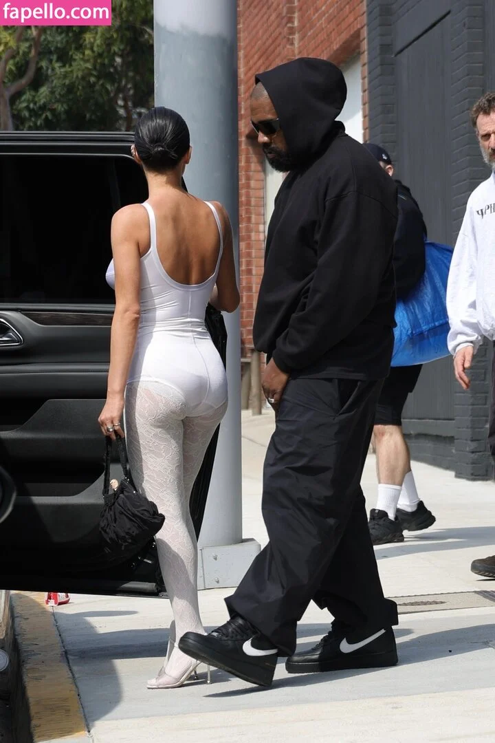 Bianca Censori Onlyfans Photo Gallery 