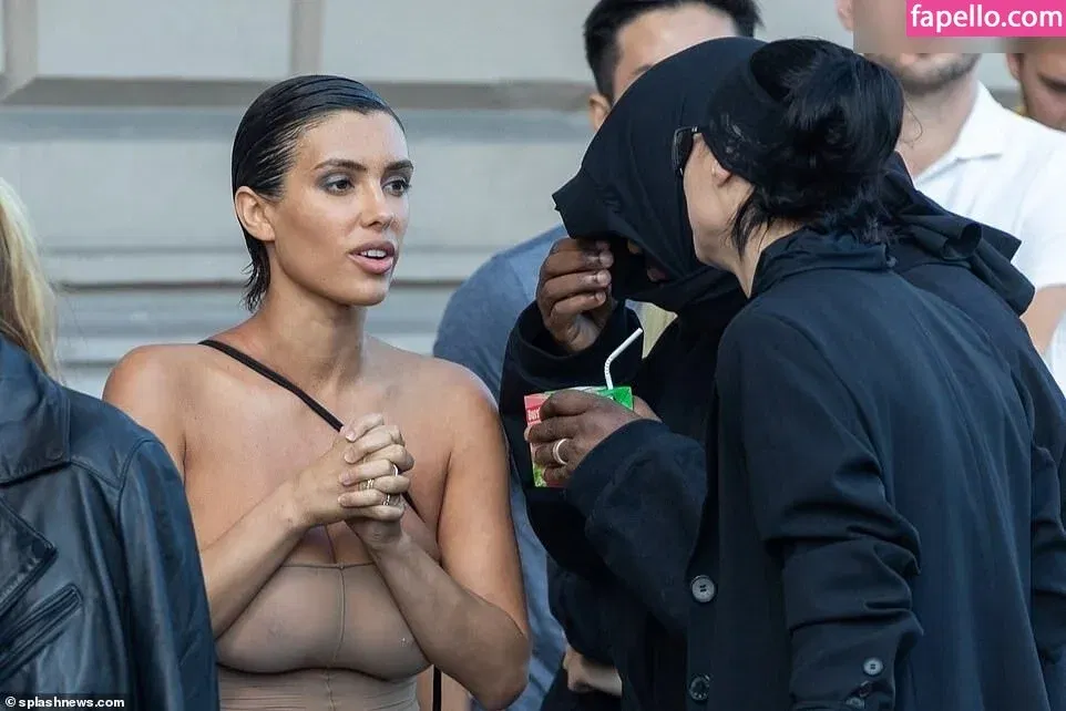 Bianca Censori Onlyfans Photo Gallery 