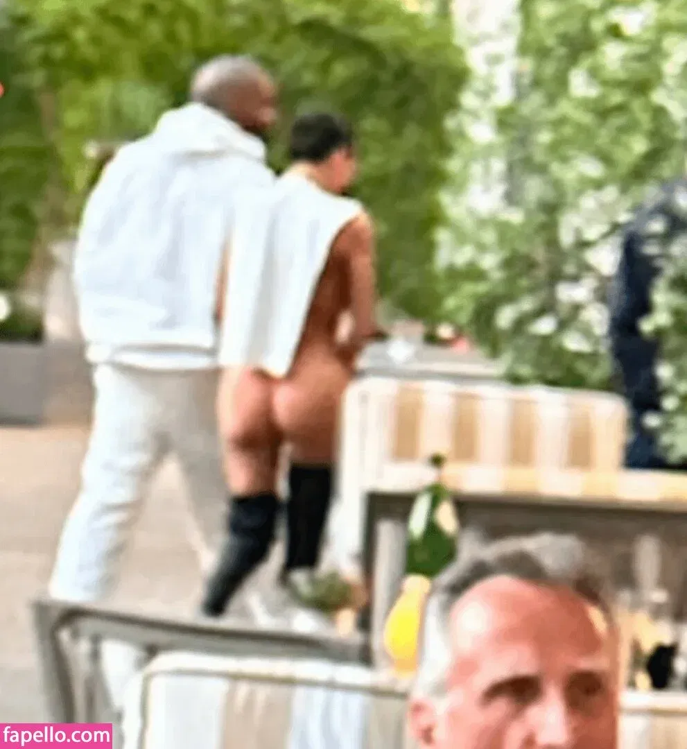 Bianca Censori Onlyfans Photo Gallery 