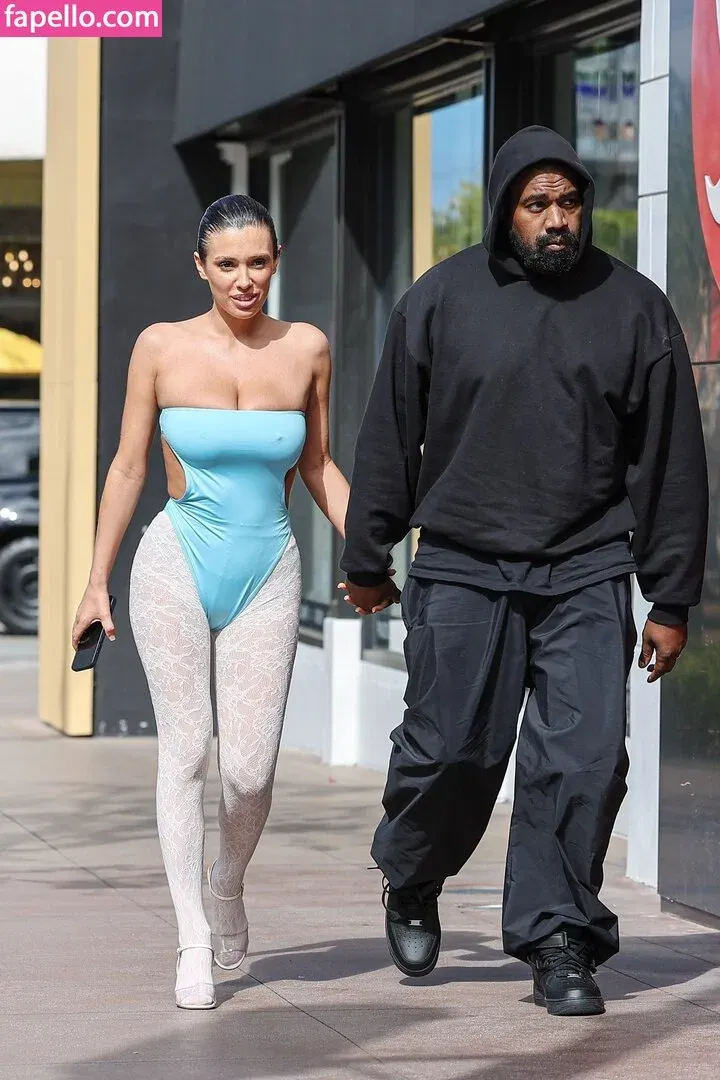 Bianca Censori Onlyfans Photo Gallery 