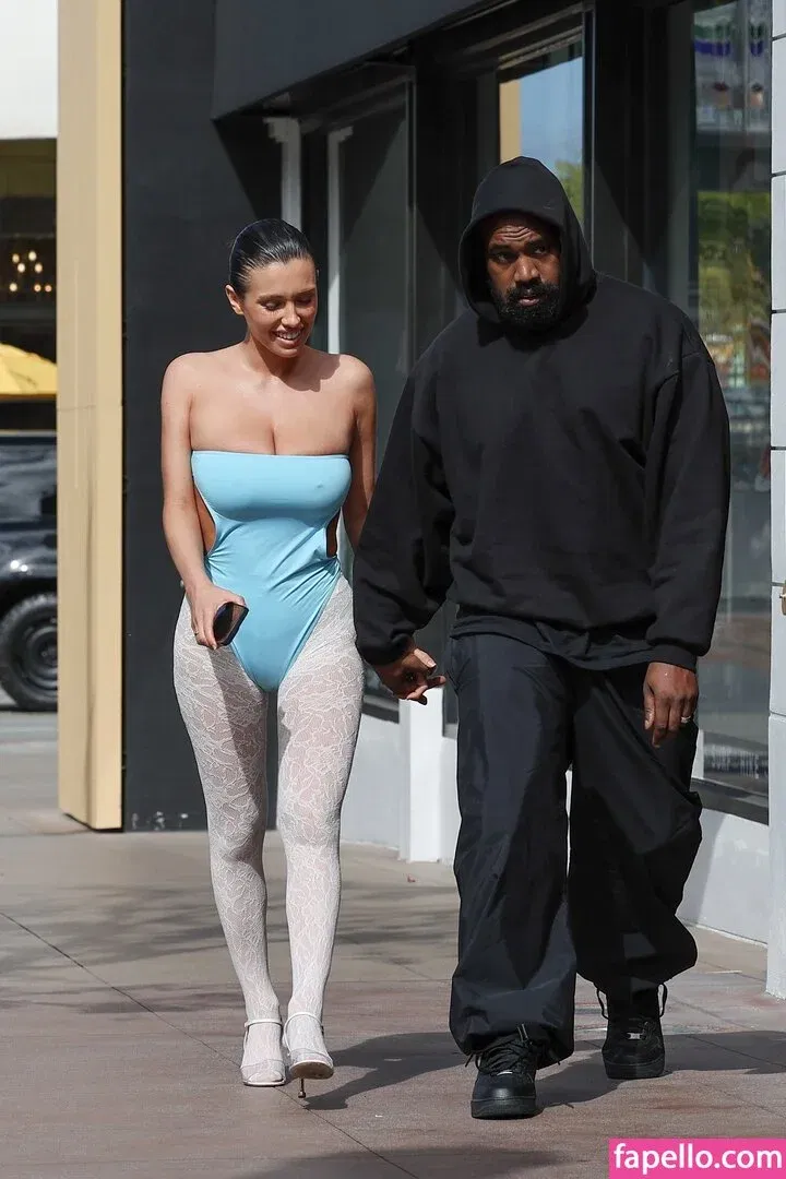 Bianca Censori Onlyfans Photo Gallery 