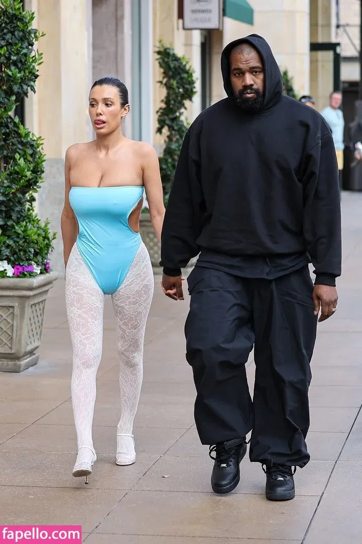 Bianca Censori Onlyfans Photo Gallery 