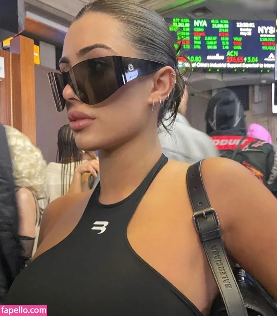 Bianca Censori Onlyfans Photo Gallery 