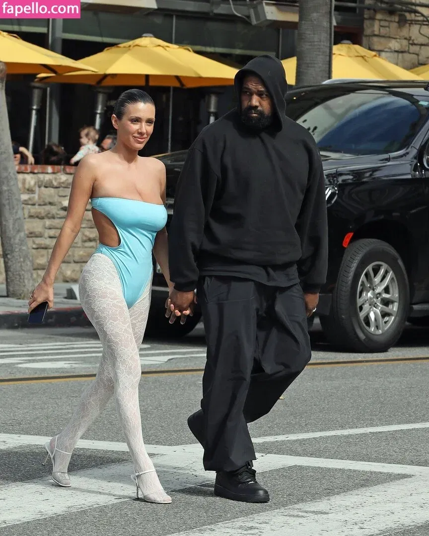 Bianca Censori Onlyfans Photo Gallery 