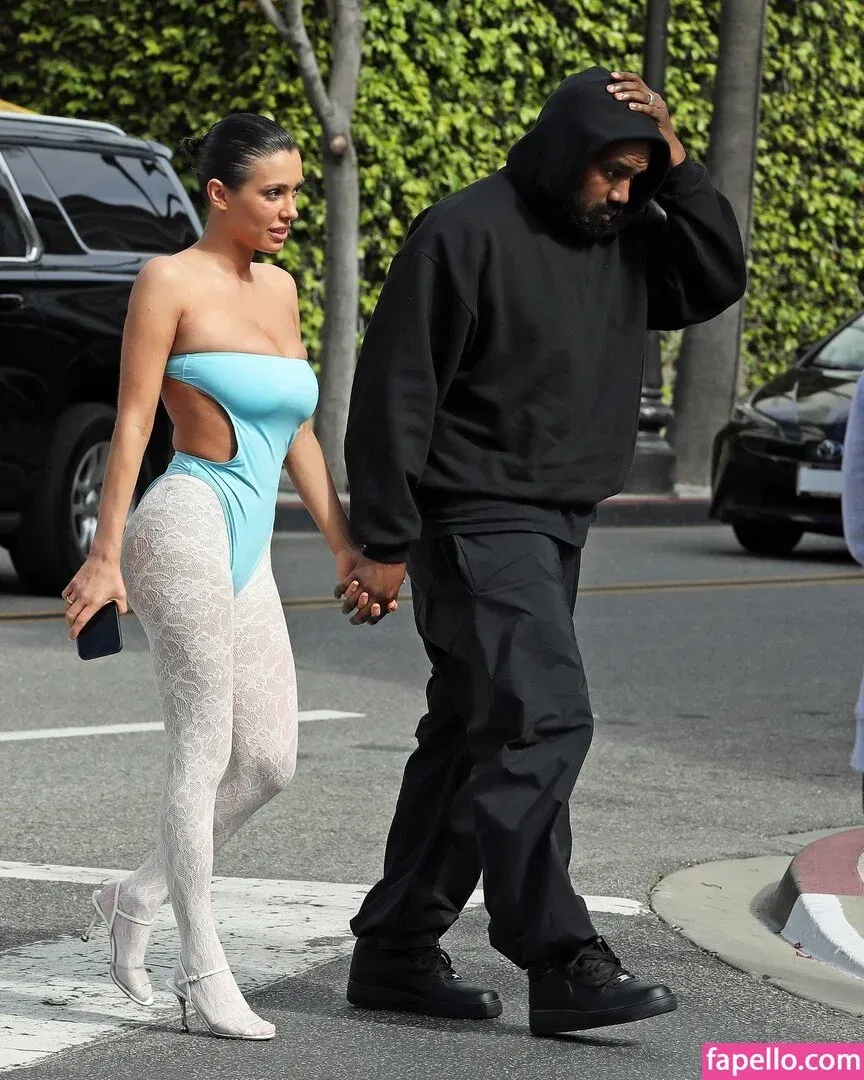 Bianca Censori Onlyfans Photo Gallery 