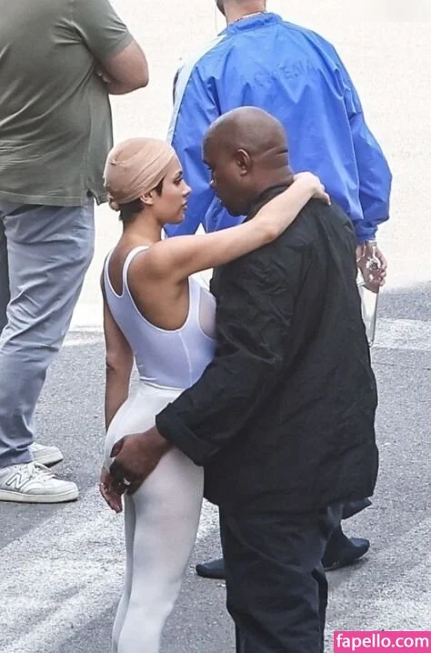 Bianca Censori Onlyfans Photo Gallery 