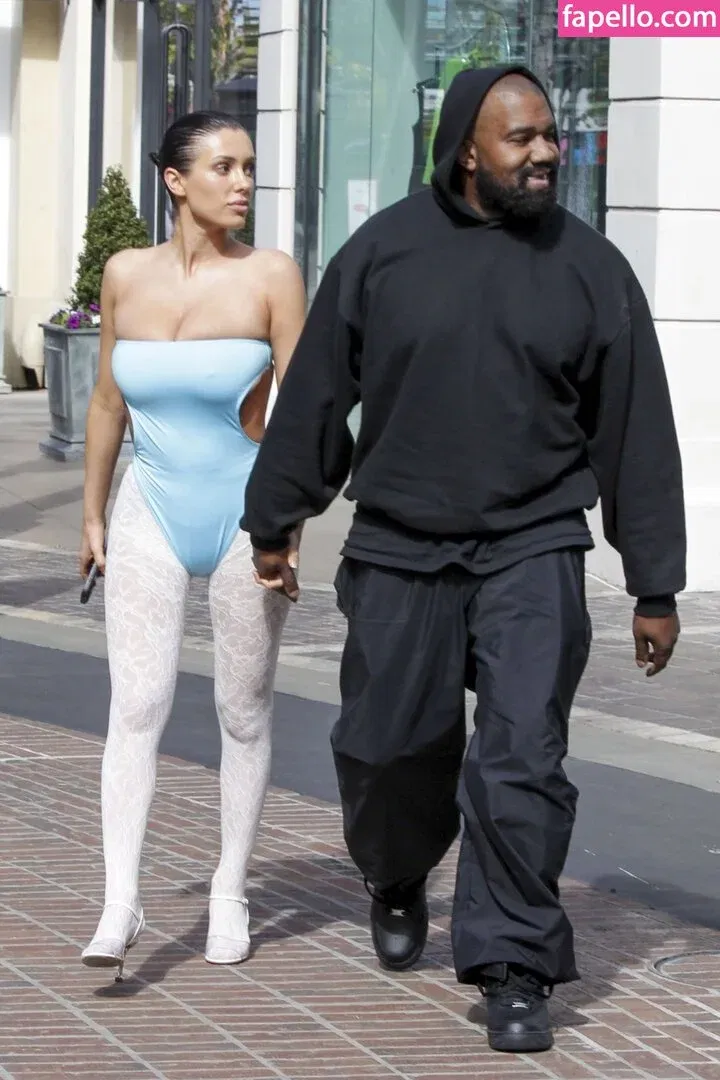 Bianca Censori Onlyfans Photo Gallery 