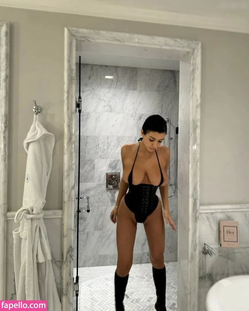 Bianca Censori Onlyfans Photo Gallery 