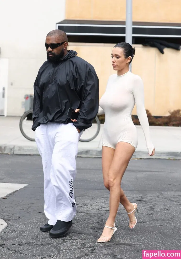 Bianca Censori Onlyfans Photo Gallery 