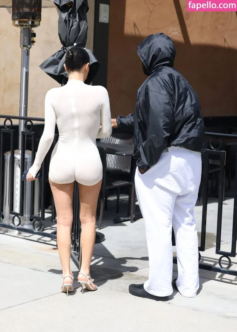 Bianca Censori Onlyfans Photo Gallery 