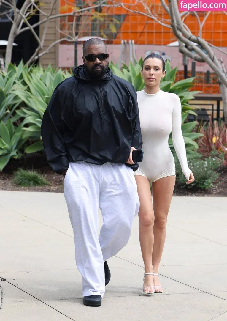 Bianca Censori Onlyfans Photo Gallery 