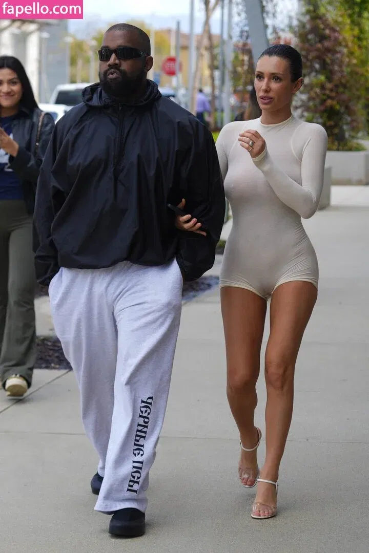 Bianca Censori Onlyfans Photo Gallery 