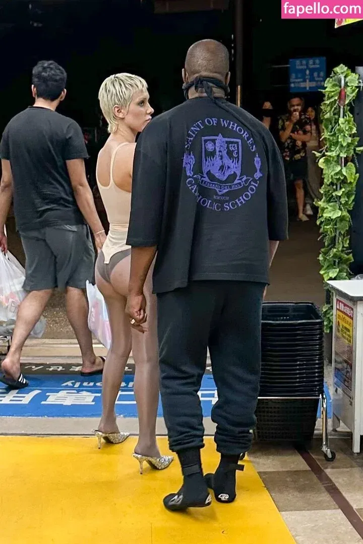 Bianca Censori Onlyfans Photo Gallery 