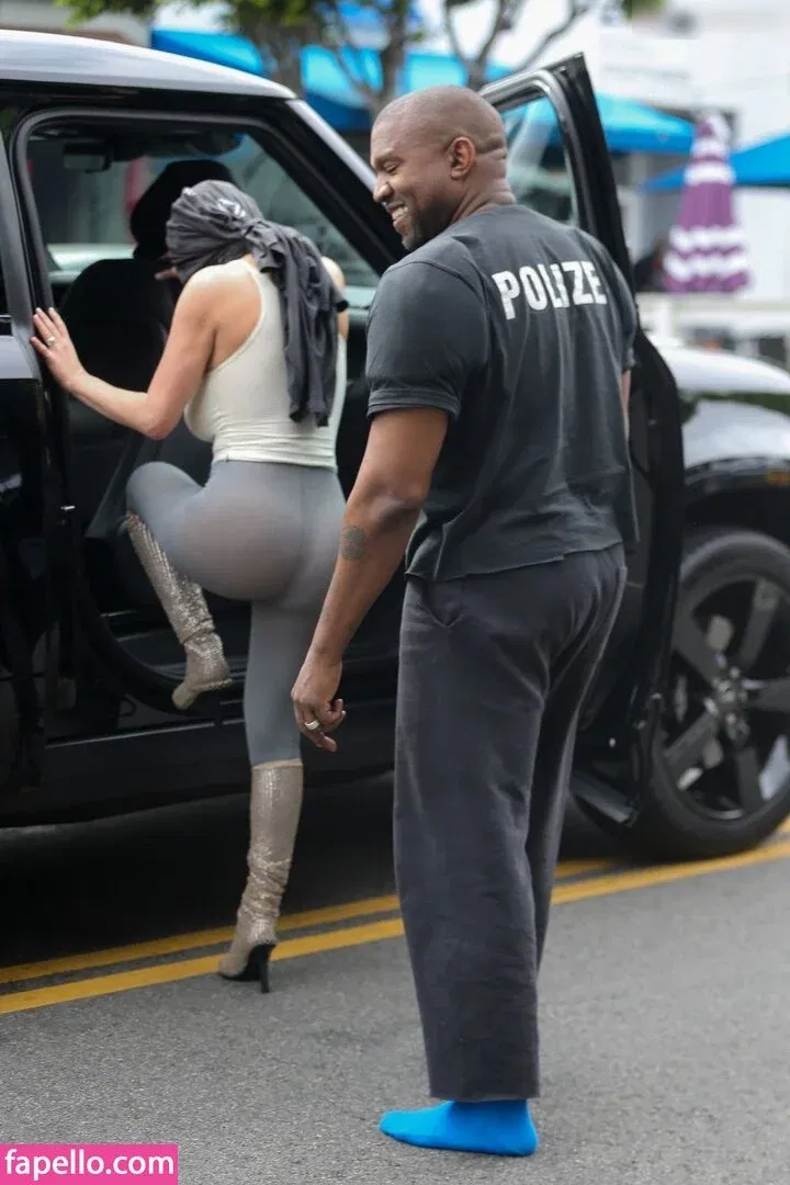 Bianca Censori Onlyfans Photo Gallery 