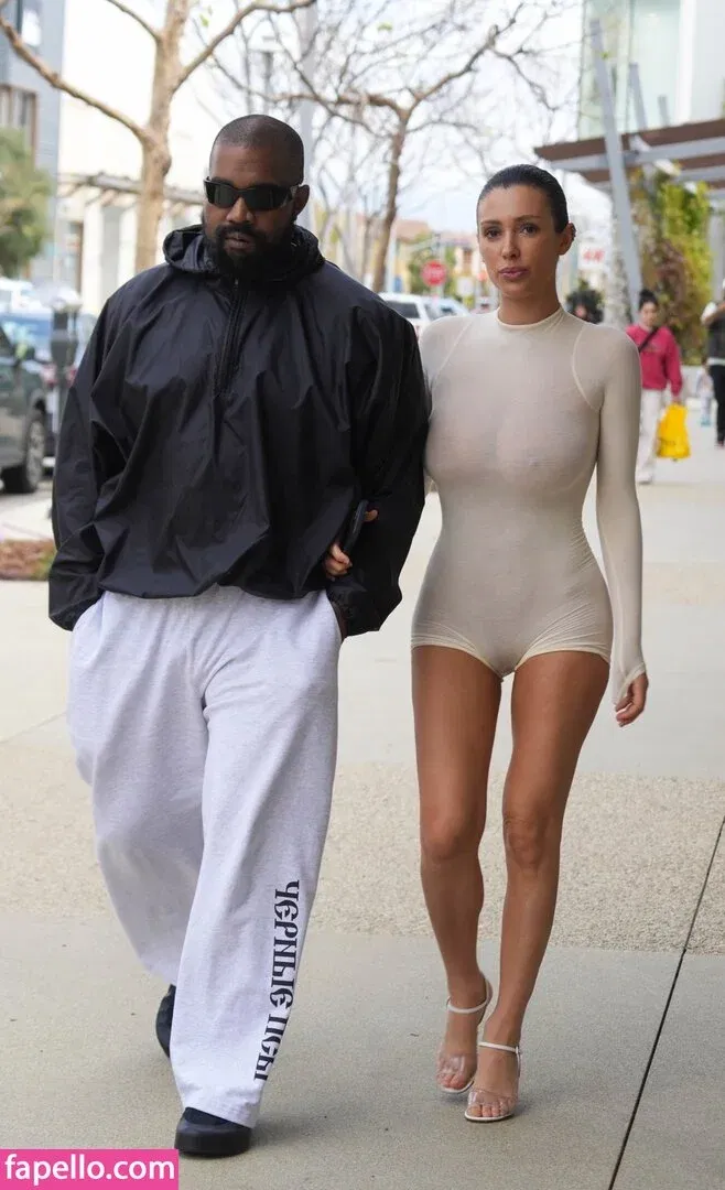 Bianca Censori Onlyfans Photo Gallery 