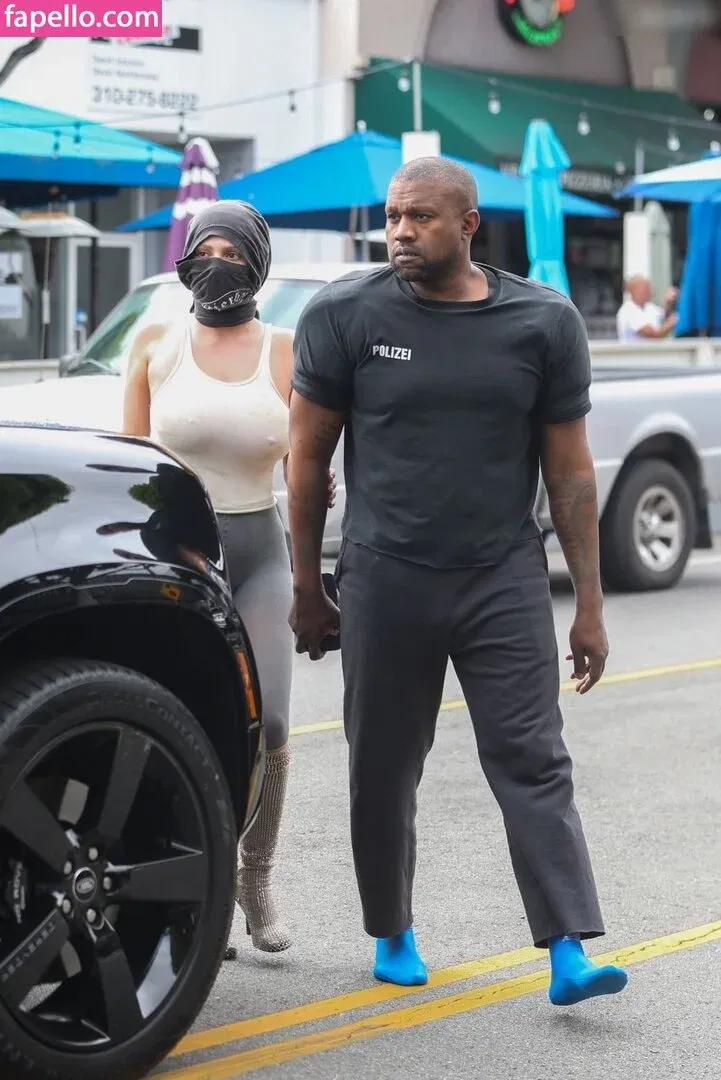 Bianca Censori Onlyfans Photo Gallery 