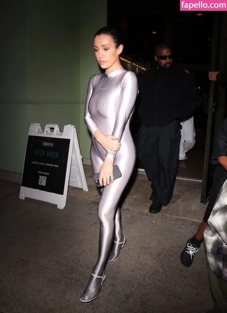 Bianca Censori Onlyfans Photo Gallery 