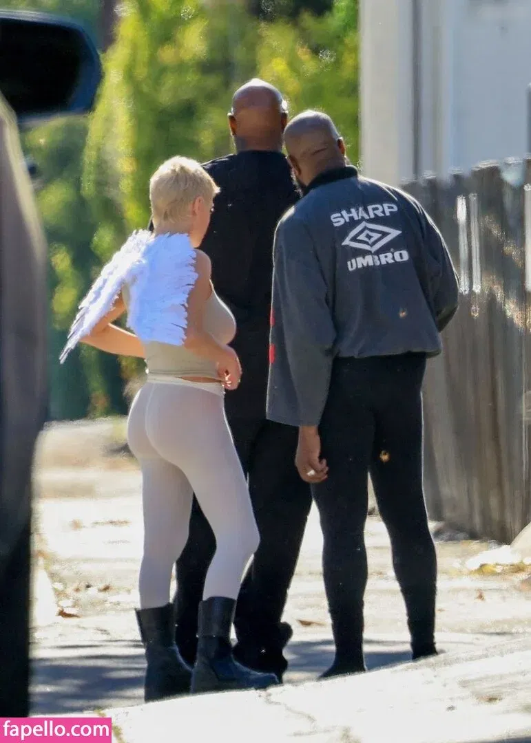 Bianca Censori Onlyfans Photo Gallery 