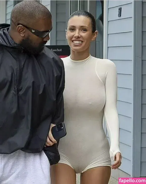 Bianca Censori Onlyfans Photo Gallery 